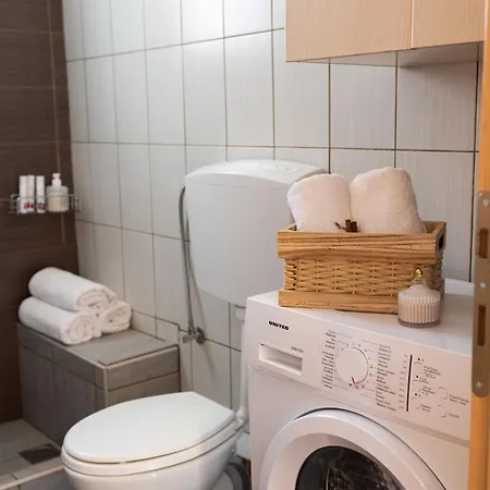 The Grey Nest - Hideaway Apartment