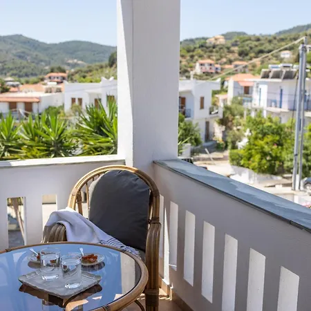 The Grey Nest - Hideaway Apartment Skopelos Town