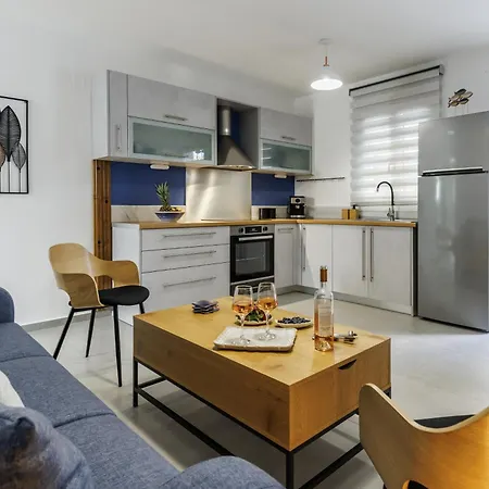 The Grey Nest - Hideaway Apartment Skopelos Town