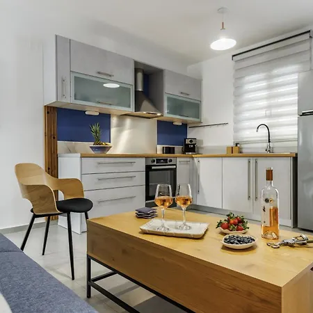 The Grey Nest - Hideaway Apartment *