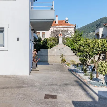 The Grey Nest - Hideaway Apartment Skopelos Town